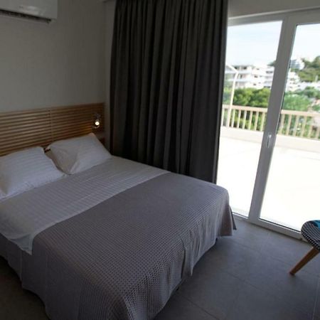 Seaside Renovated Top Floor Apartment Saronida Luaran gambar