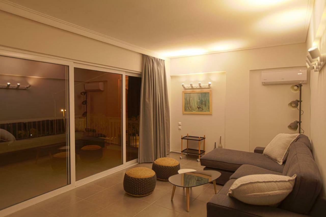 Seaside Renovated Top Floor Apartment Saronida Luaran gambar